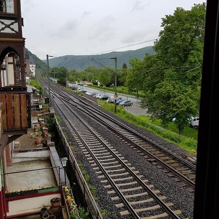 Hotelzimmer Im Alten Reihenhaus Auf Der Stadtmauer Bacharach Esterno foto