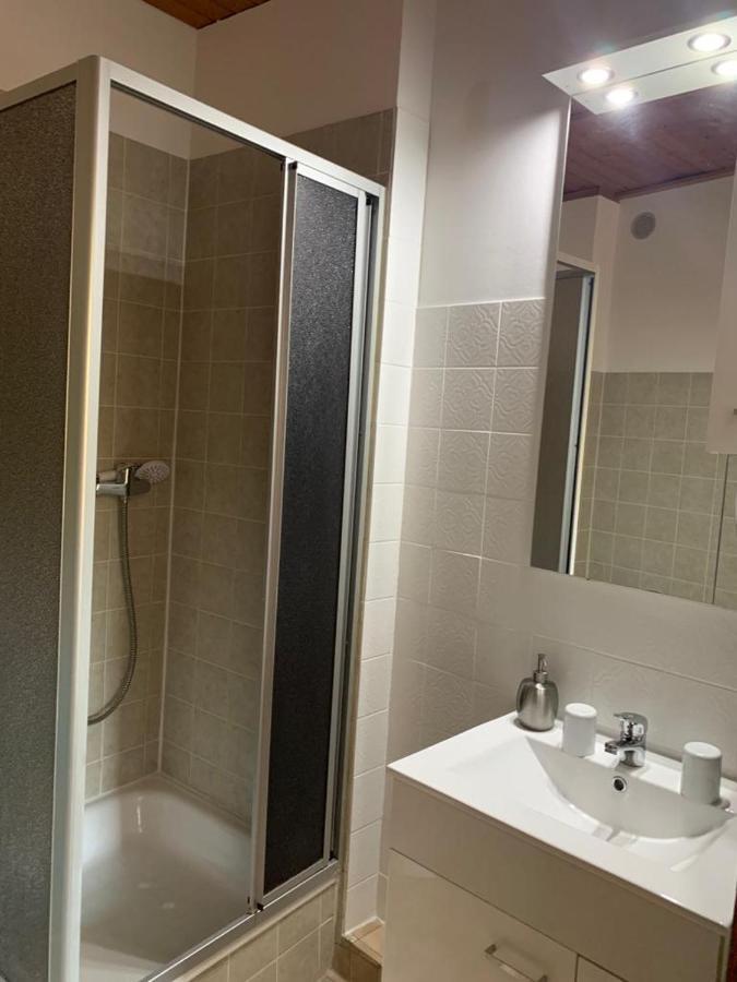 Hotelzimmer Im Alten Reihenhaus Auf Der Stadtmauer Bacharach Esterno foto