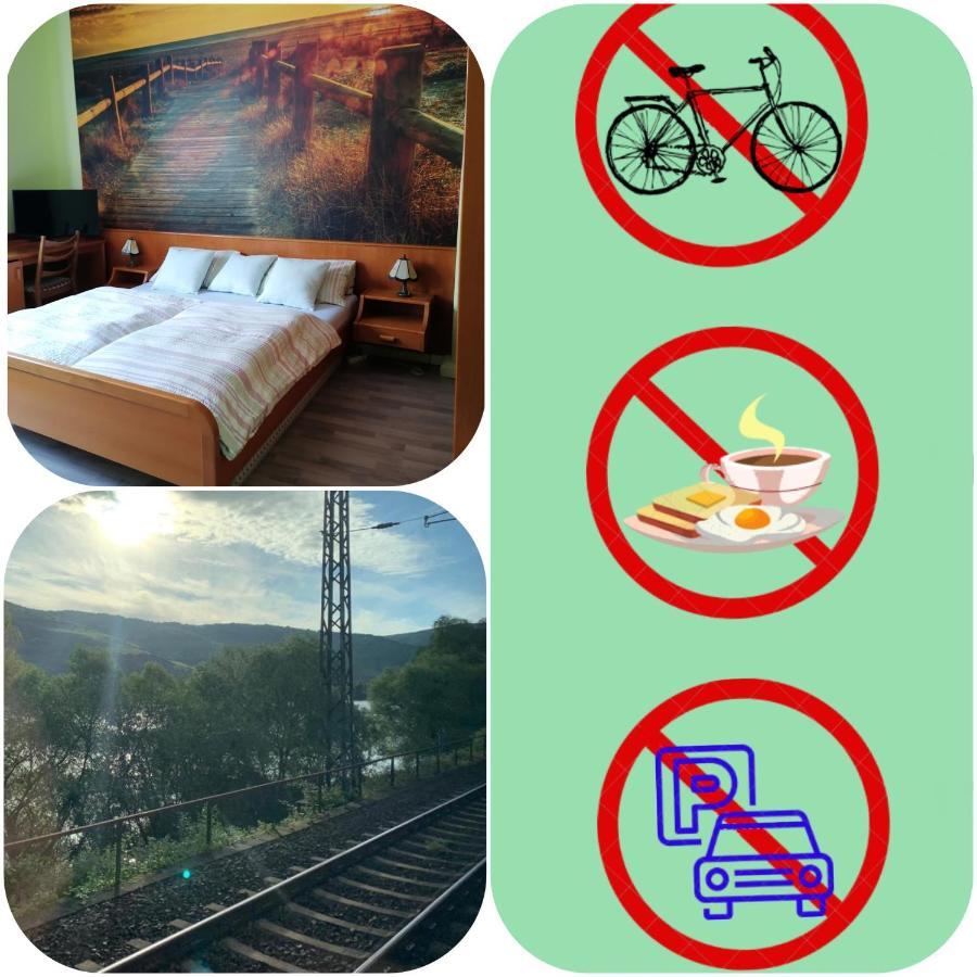 Hotelzimmer Im Alten Reihenhaus Auf Der Stadtmauer Bacharach Esterno foto
